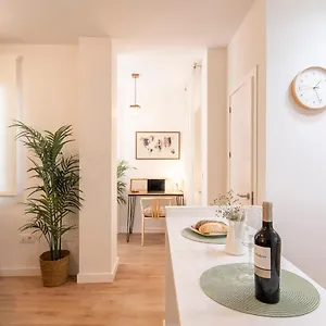 Lucia De Triana Apartment Seville